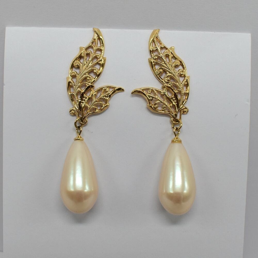 Vintage Teardrop Faux Pearl Earrings Gold Cream Dangle Regency Coquette Wedding